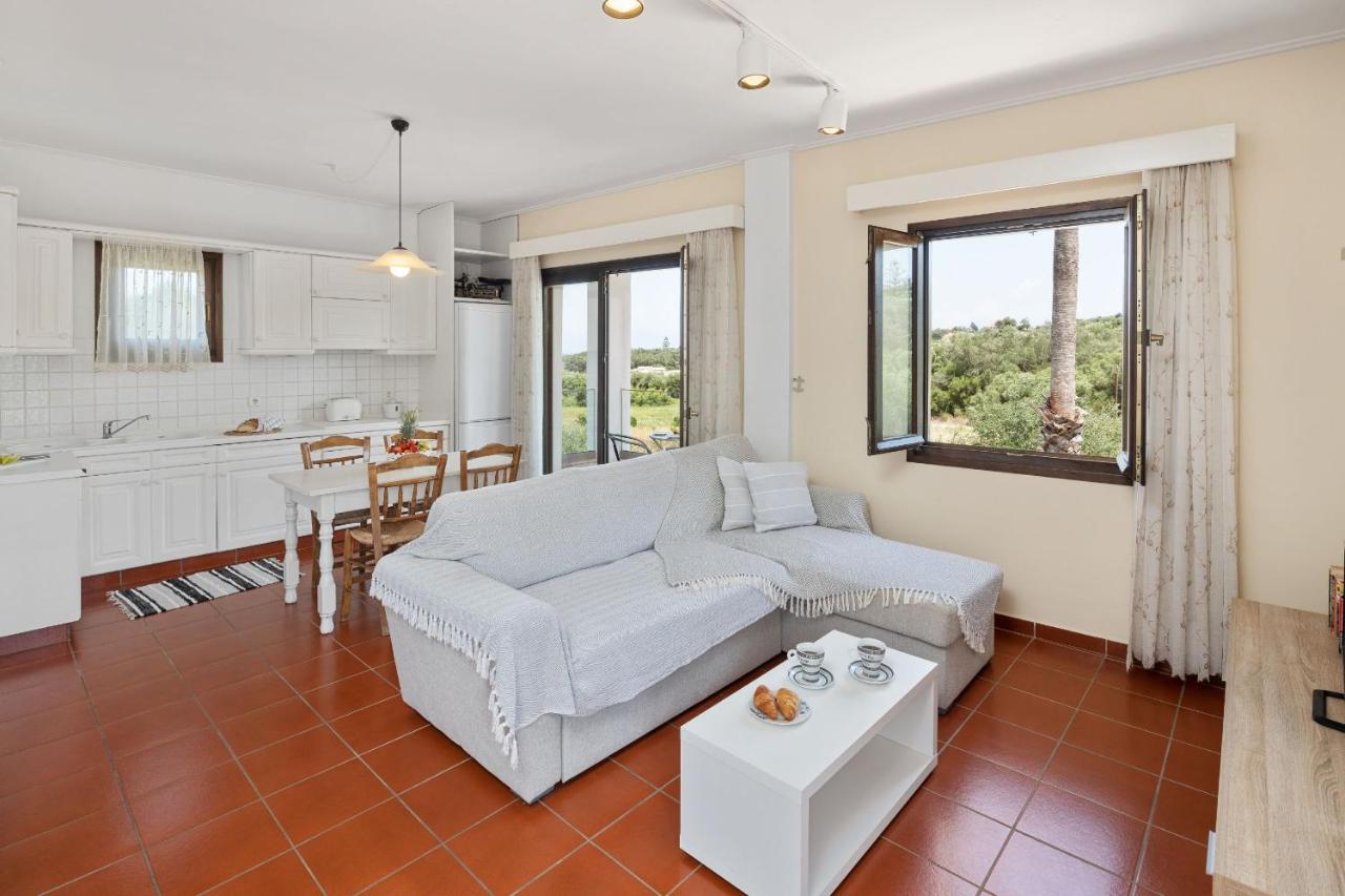 Villa Lianolia Peritheia Экстерьер фото