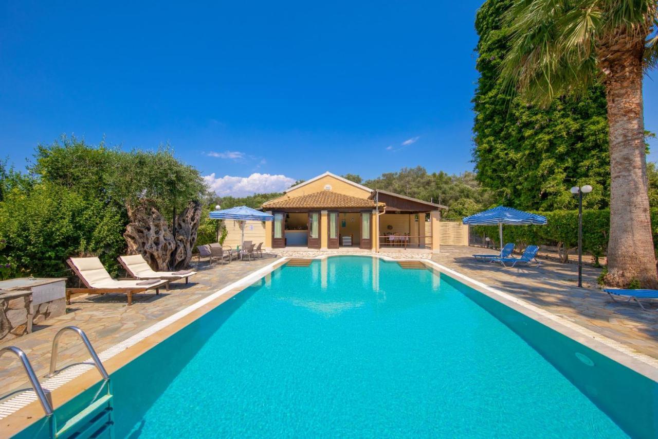 Villa Lianolia Peritheia Экстерьер фото